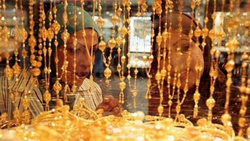 Global decline in gold prices reached 197 in just a week