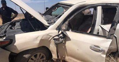 A worker killed and 10 injured in a car accident on the Sohag Red Sea road