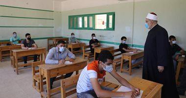 The students of the educational section perform today the exam material at Azhar High School