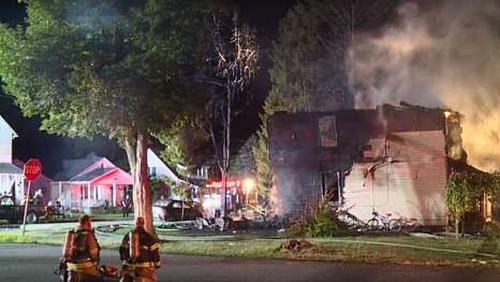 مصرع 10 اشخاص جراء حريق منزل في شمال شرقي بنسلفانيا