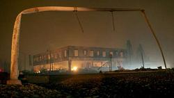 دمر حريق مدينة تاريخية في ولاية كاليفورنيا صور ذوبان عمود الضوء