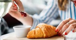 6 عادات خاطئه فى وجبه الفطار تسبب الكرش منها عدم اخذ البروتين