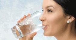 فوائد شرب الماء فى الصباح يعزز المناعه ويساعد فى انقاص الوزن