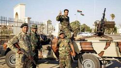 الجيش الليبي يقتل ارهابيا استهدف بوابه زله بسياره مفخخه صور