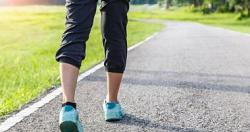 كيف يساعد المشي الصحي كبار السن على التعلم