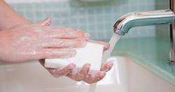 لماذا تغسل يديك بالماء والصابون لمده 20 ثانيه على الاقل؟