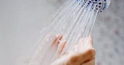 اضرار الاستحمام بالماء الساخن يسبب جفاف الجلد والحكه والاحمرار