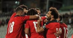 الجالية العربية تدعم المنتخب المصري في فندق الإقامة قبل لقاء أنجولا