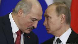 بوتين ولوكاشينكو يستعدان لمحادثات جاده وسط توتر مع حلف الناتو