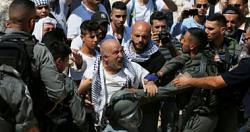 اصابه فلسطينين بالاختناق خلال قمع الاحتلال لمسيره كفر قدوم الاسبوعيه