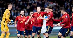 تصفيات كاس العالم منتخب اسبانيا ينتزع الصداره بفوز صعب على اليونان