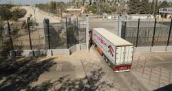 قافلة مؤسسة فيفا المصرية تعبر معبر رفح لتقديم المساعدة لقطاع غزة صورة