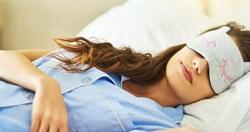 ماذا يحدث فى جسمك عند النوم على الظهر؟ منها تقليل الم العمود الفقرى