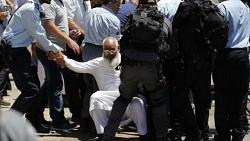 واعتقلت الشرطة الاسرائيلية خمسة فلسطينيين بعد عودة الشيخ جراح للتظاهر