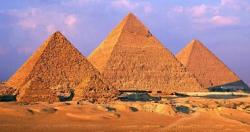 ما سر بناء الاهرامات والمعابد الضخمة؟ هل الفرعون عملاق؟