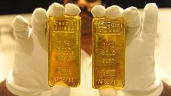 الذهب يرتفع عالميا باكثر من 1 مع انخفاض الدولار كم يبلغ سعر الاوقيه؟