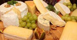 فهم القيمة الغذائية لأنواع الجبن المختلفة وفوائدها الصحية