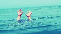 مع ارتفاع الامواج ماذا تفعل اذا وجدت شخصا يغرق امامك؟